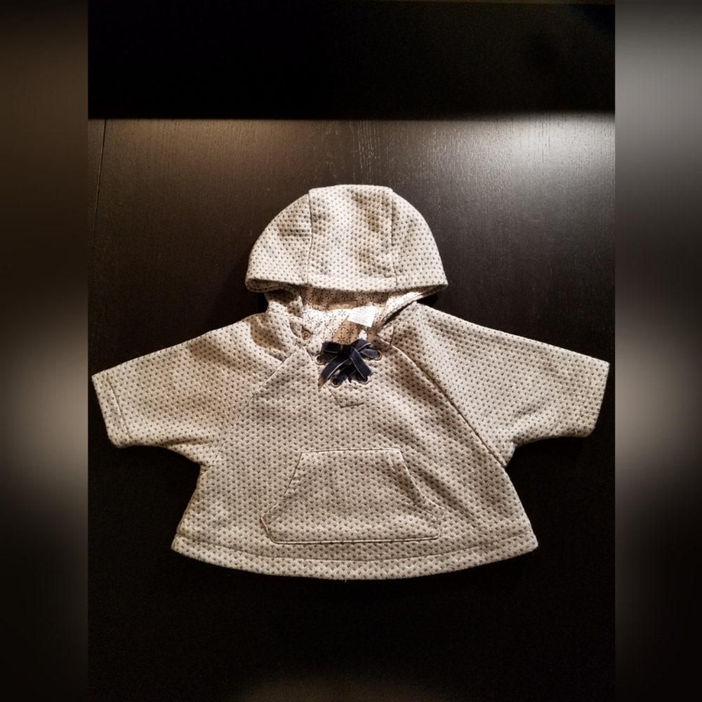 Max studio baby Cape